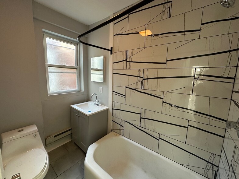 Building Photo - 4018 N Darien St