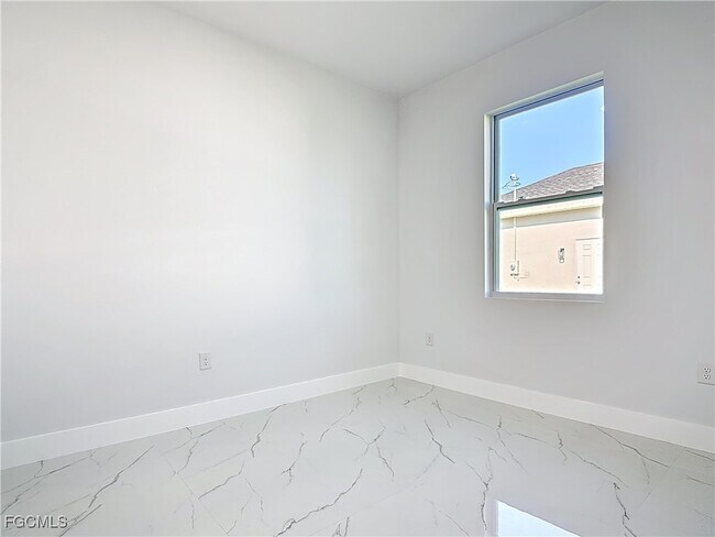 Building Photo - 5001 Bywood St