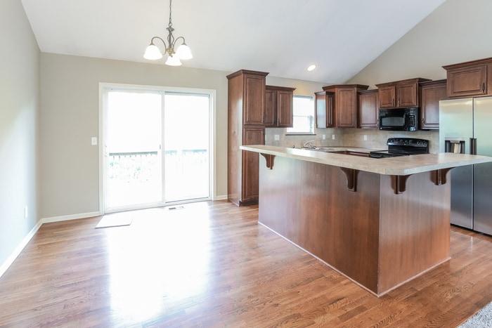 Building Photo - 605 Marguerite St