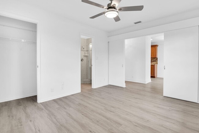 Building Photo - 8807 Bella Vista Dr