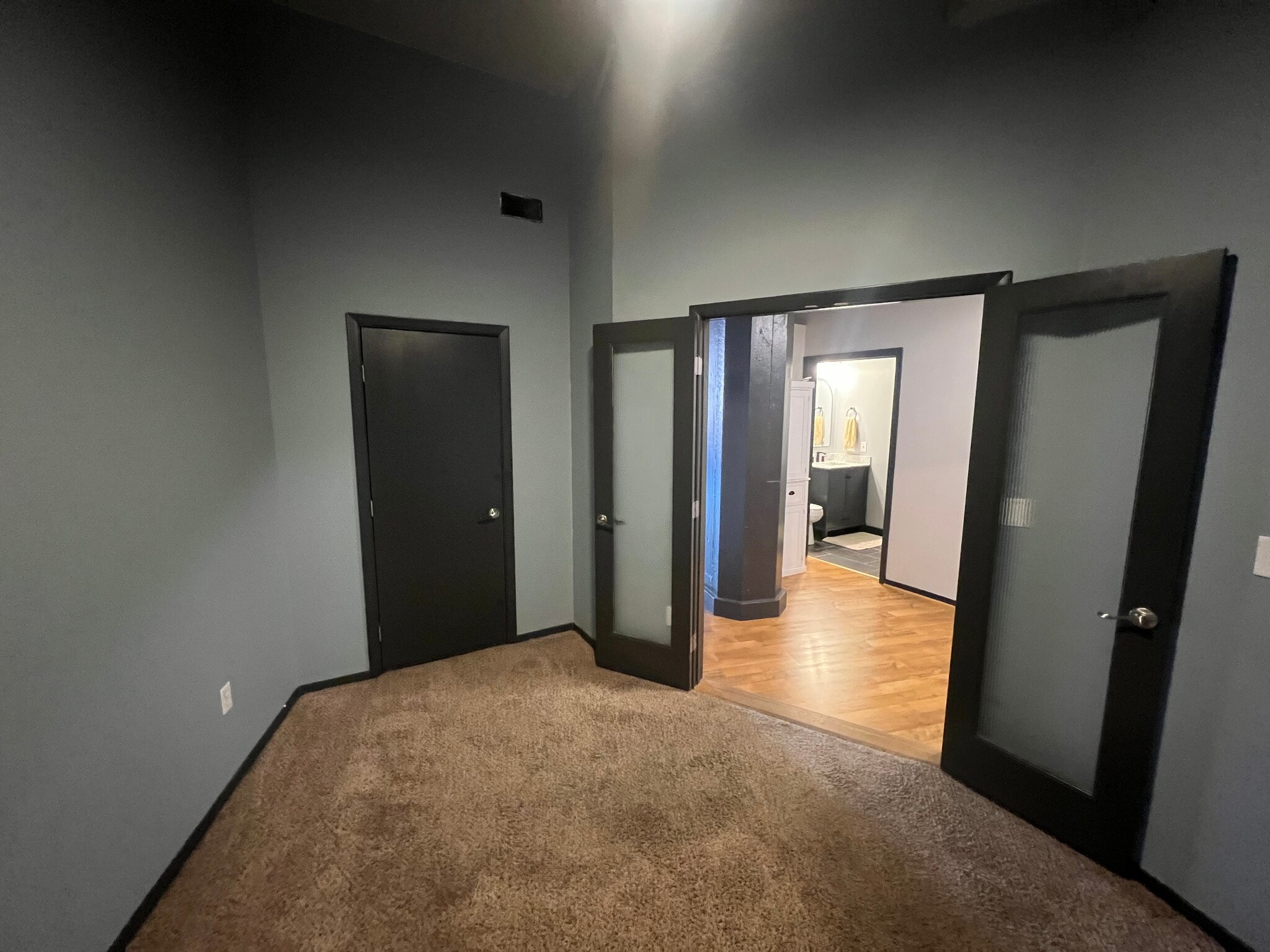 Building Photo - 200 Main St