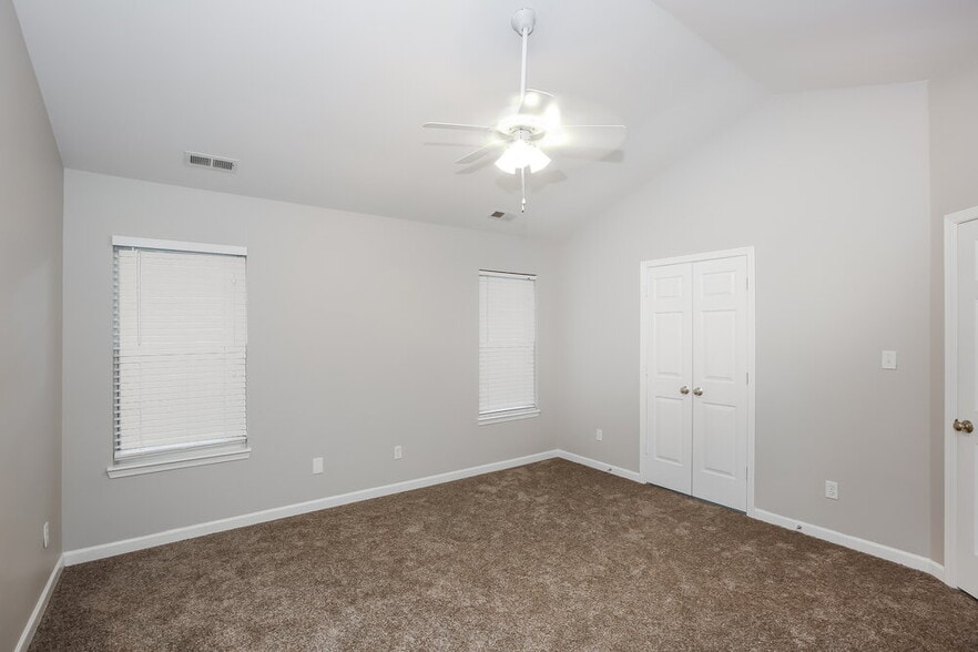 Building Photo - 4006 Craven Hill Dr