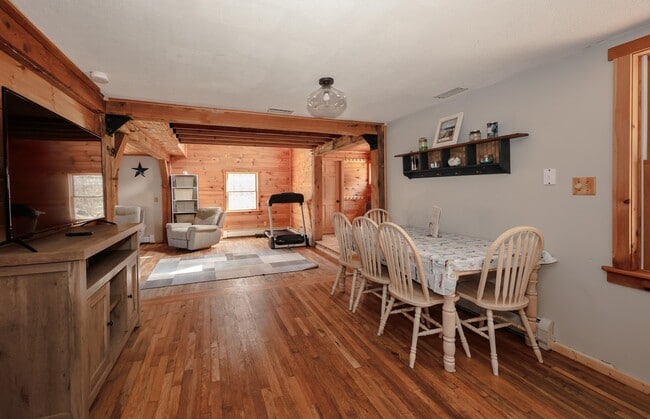 Building Photo - 40 Chemung Rd