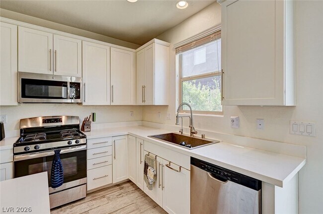 Building Photo - 6363 Amelia Ridge Ave