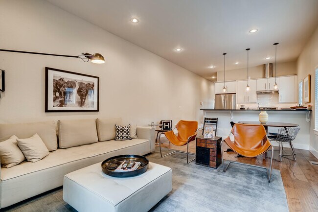 Building Photo - 534 S Lincoln St