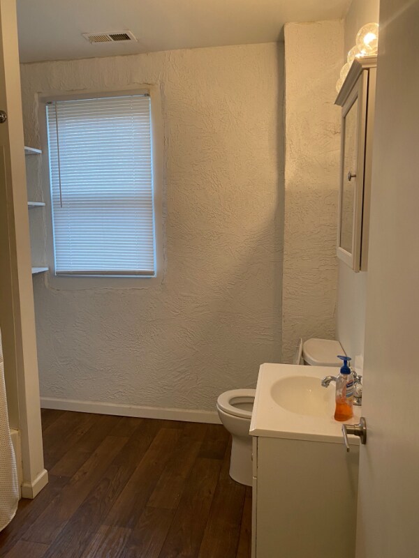 Building Photo - 89 Whitethorne Ave