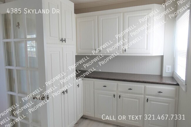Building Photo - 4385 Skyland Dr