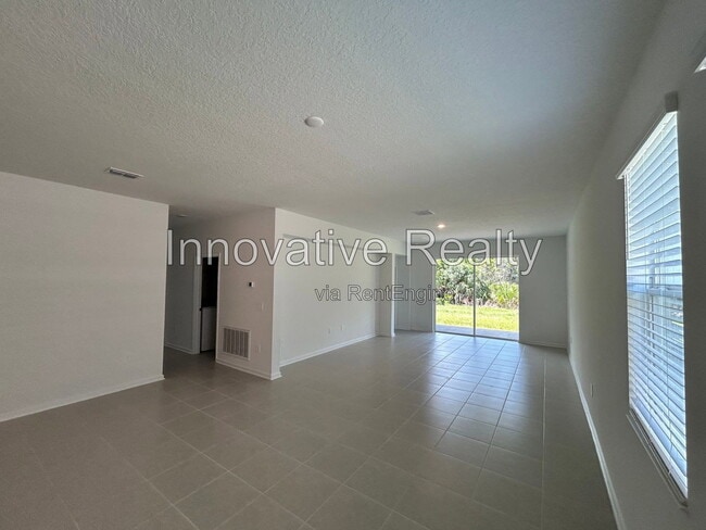Building Photo - 699 Peroni Ave