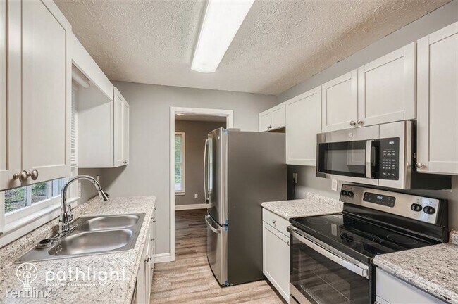 Building Photo - 3 br, 2 bath House - 847 Raintree Way SE UNIT