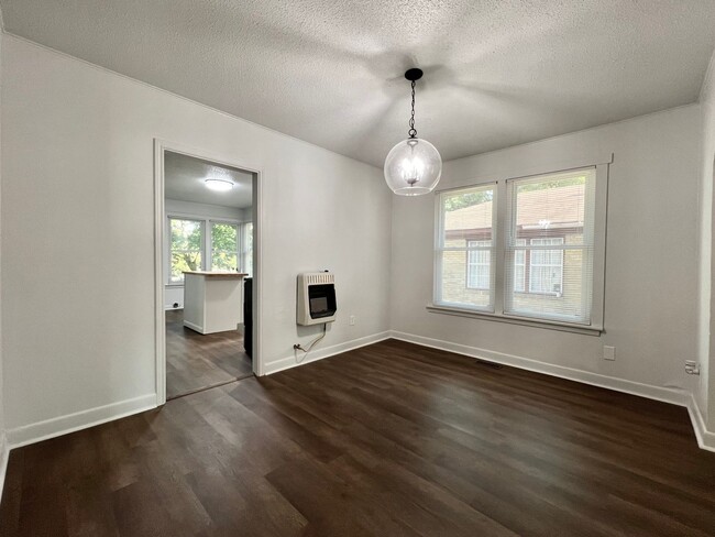 Building Photo - Cozy 3-Bedroom House on Linwood Ave.