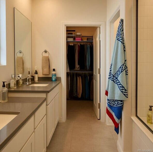 Building Photo - 568 Yankee Boy Lp