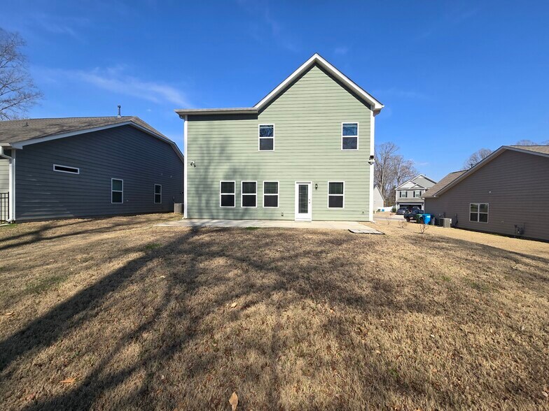 Building Photo - 253 Cramerton Mills Pkwy