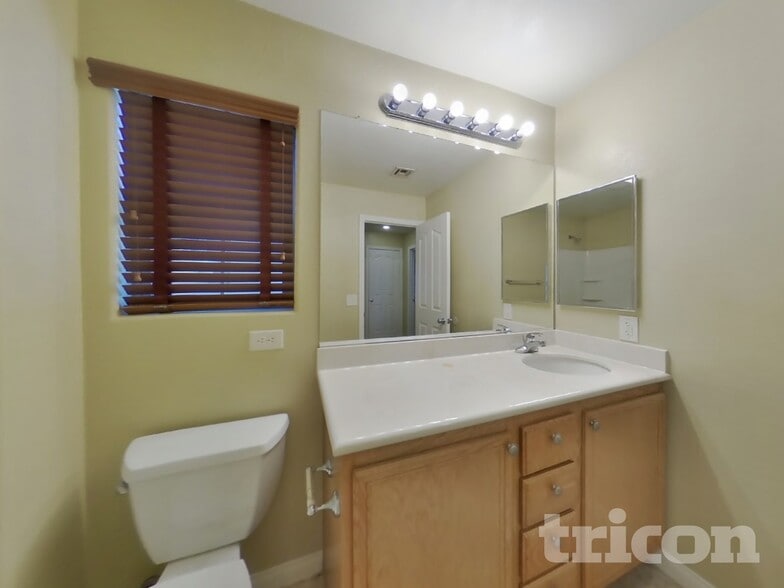 Building Photo - 10743 Iona Island Ave