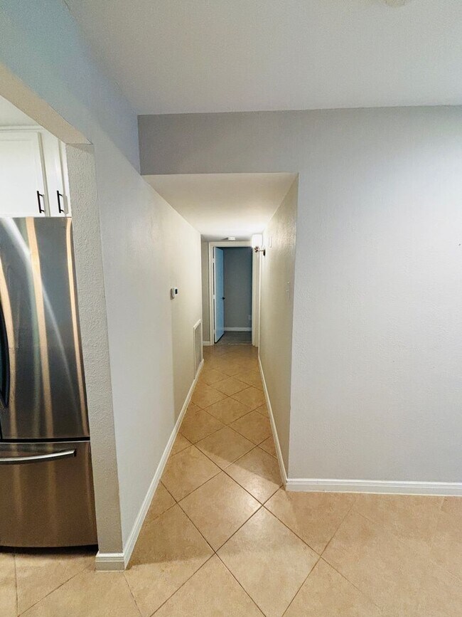 Building Photo - Charming home for lease in the heart of North Richland Hills!