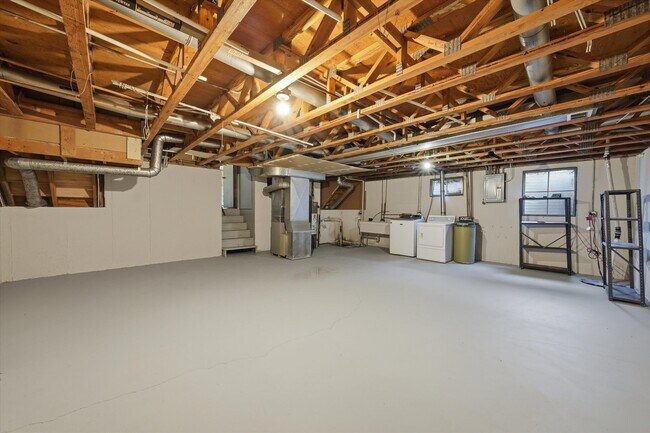 Building Photo - 4050 Violet Ln