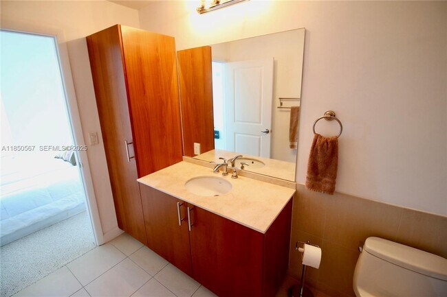 Building Photo - 1945 S Ocean Dr