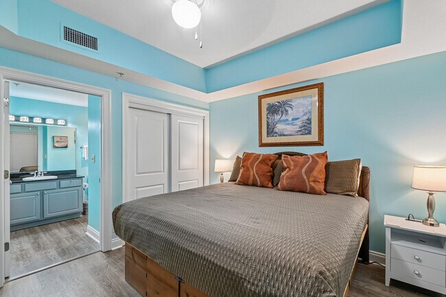 Building Photo - 15817 Front Beach Rd