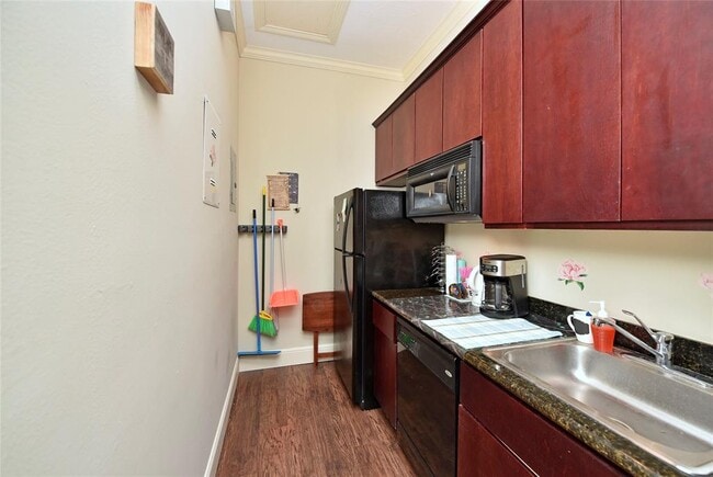 Building Photo - 12806 Willow Centre Dr