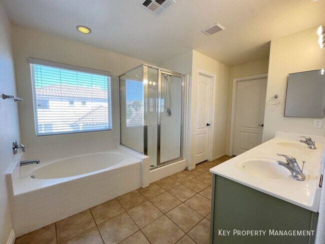 Building Photo - 2913 Big Mountain Ave