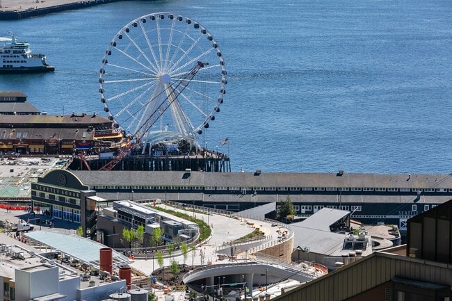 Building Photo - 2033 2nd Ave