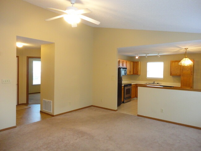 Building Photo - 249 Creekstone Court