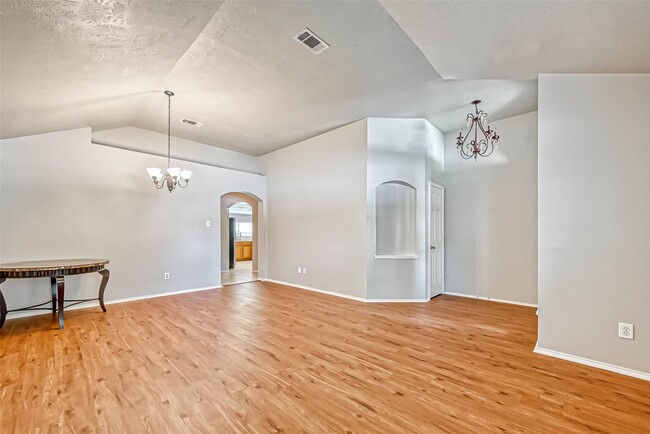 Building Photo - 758 Brushy Glen Dr