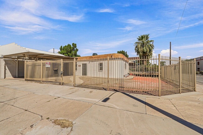 Building Photo - 3701 Hueco Ave