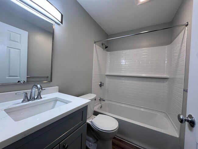 Building Photo - 379 Huse Rd