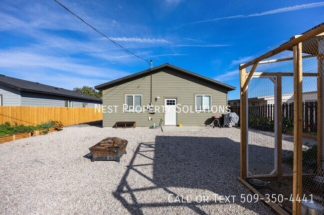 Building Photo - 427 2nd Ave SE