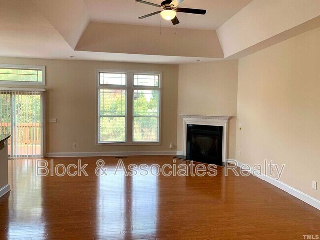 Building Photo - 706 Weavers Ridge Dr