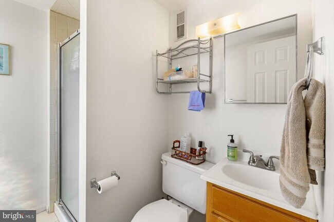 Building Photo - 1608 Swain St