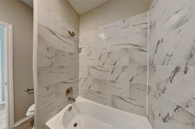 Building Photo - 17814 Misty Pond Ct