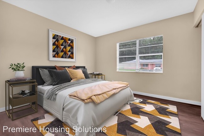 Building Photo - 4 br, 1.5 bath House - 305 Union Street