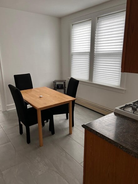 Building Photo - 11110 14th Ave