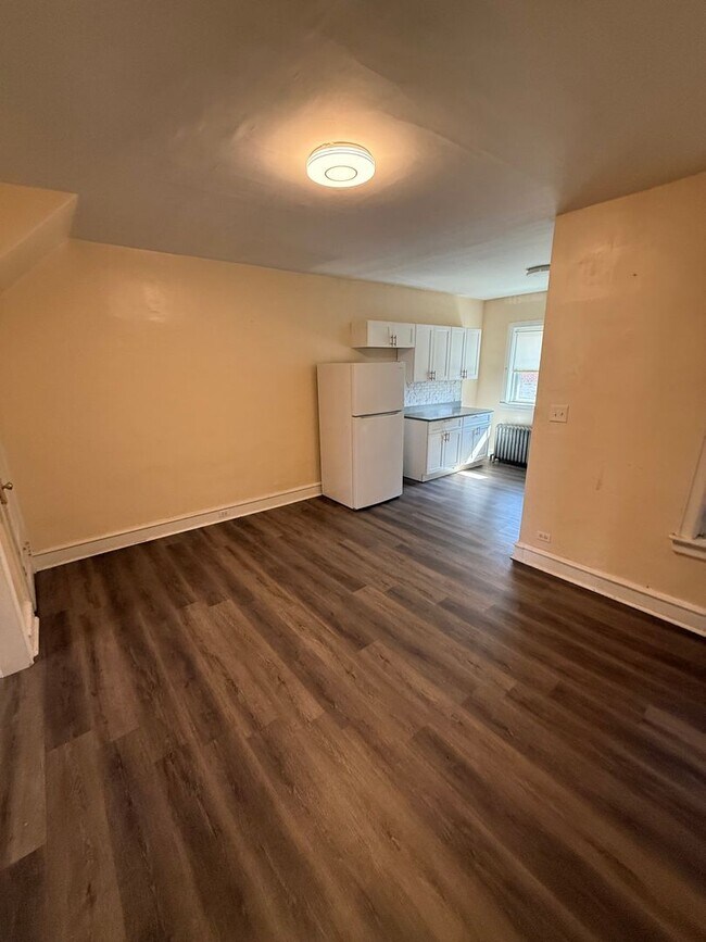 Building Photo - Wonderful three bedroom home for rent in O...