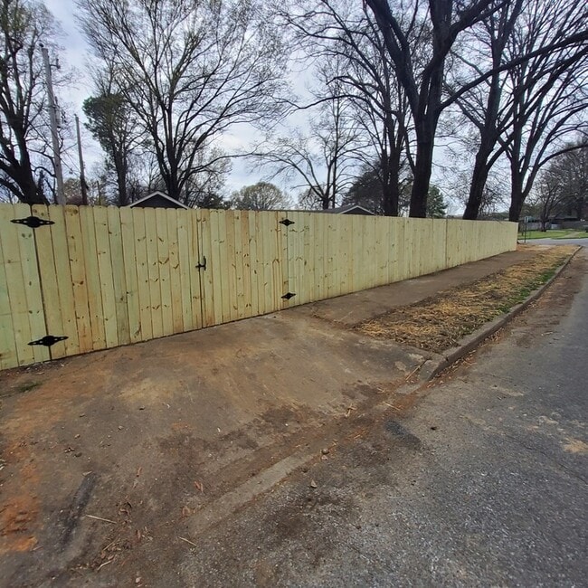 Building Photo - 4873 Verne Rd