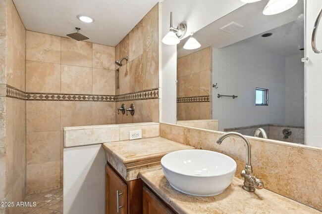Building Photo - 3519 N 63rd Pl
