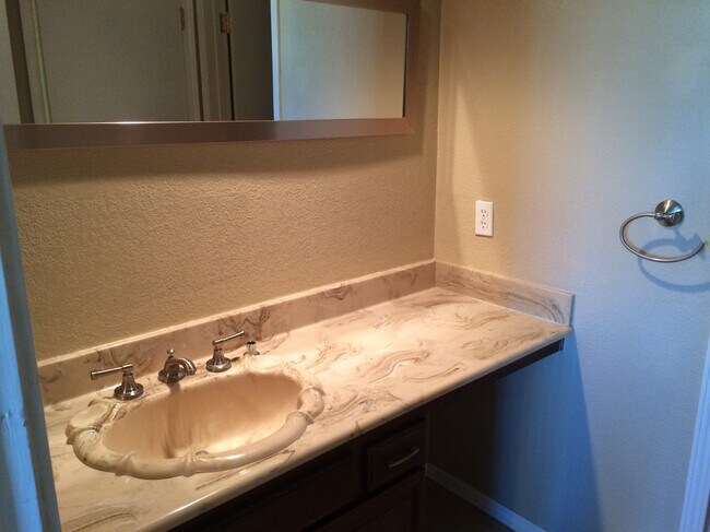 Upstairs Bathroom - 918 S Mountain Ave