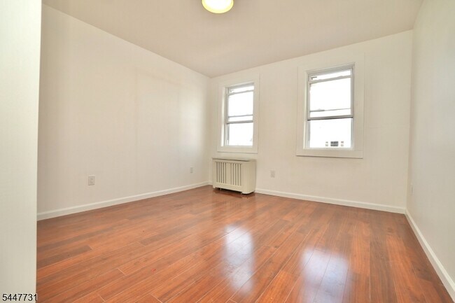 Building Photo - 210 Sandford Ave