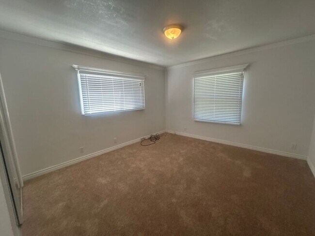 Building Photo - 429 Paulette Pl