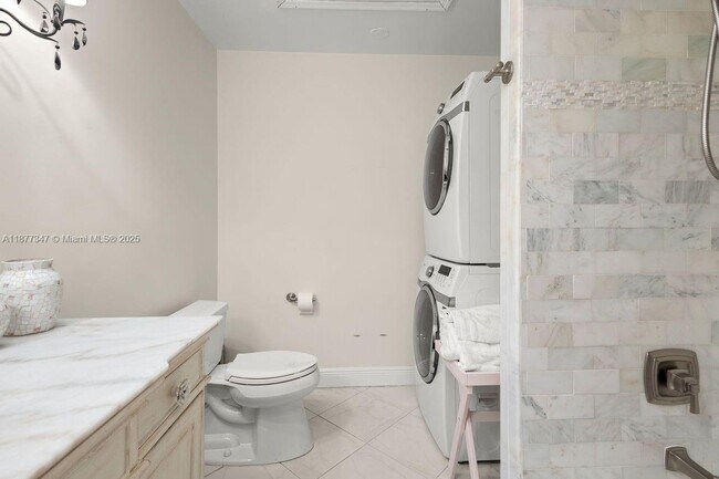 Building Photo - 18551 Woodstream Dr