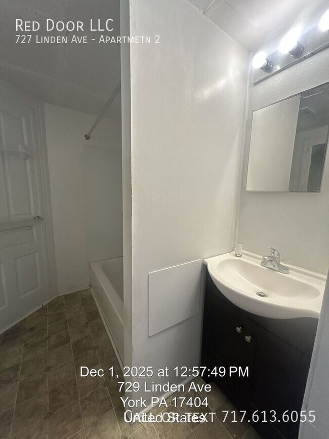 Building Photo - 727 Linden Ave