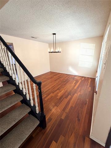 Building Photo - 2021 Clubview Dr