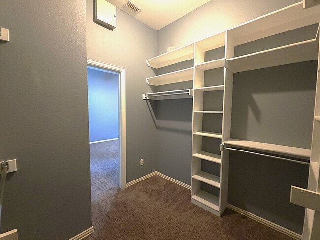 Building Photo - 3323 Mugsy Dr