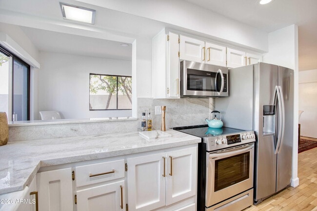 Building Photo - 7638 E Vía De Lindo