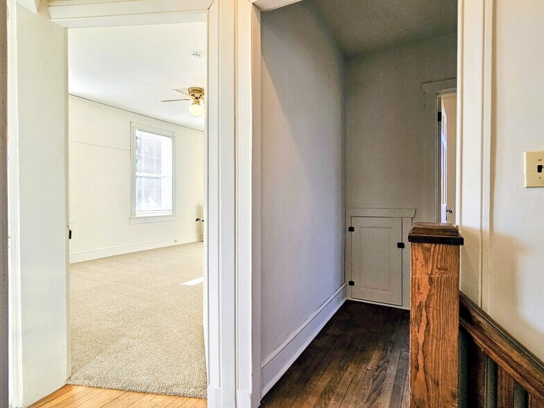 Building Photo - 461 W Main Ave