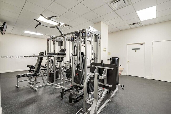 Building Photo - 290 174th St St