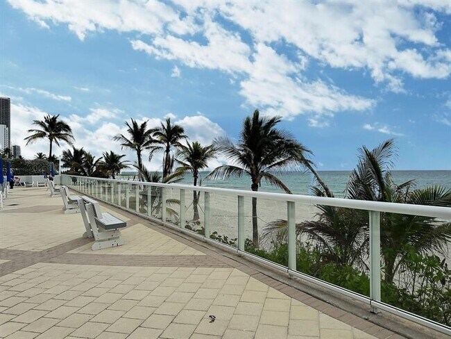 Building Photo - 2030 S Ocean Dr