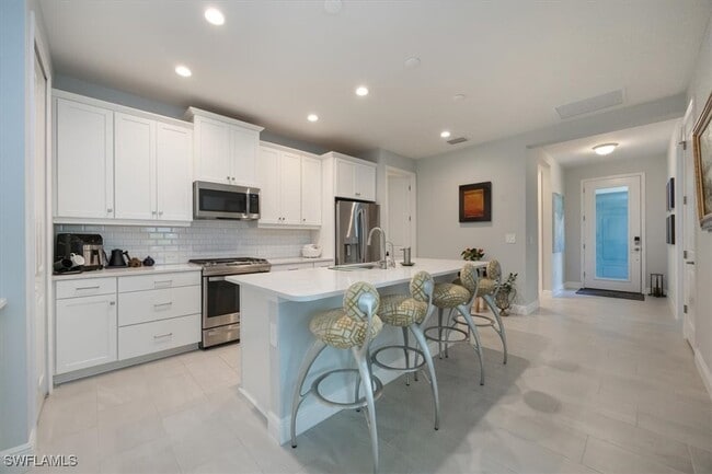 Building Photo - 2401 Ariane Dr