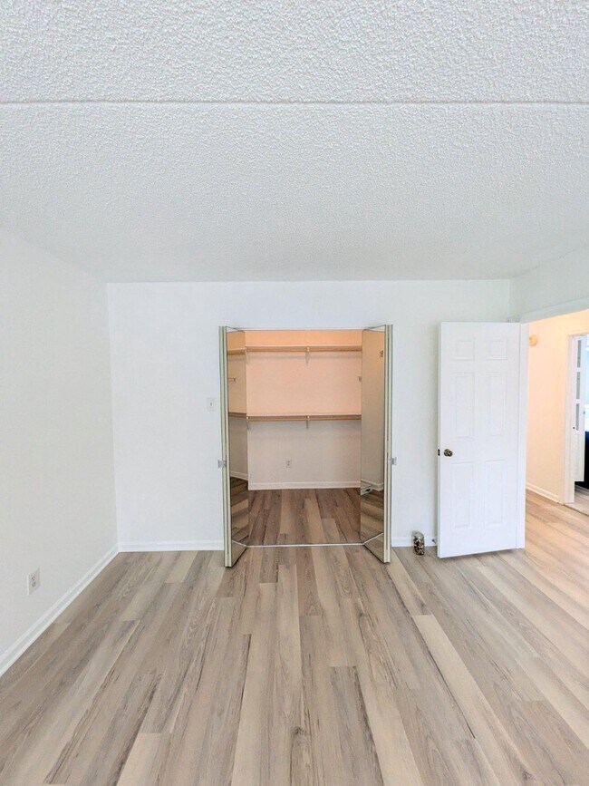 Building Photo - 34 Hermitage Dr